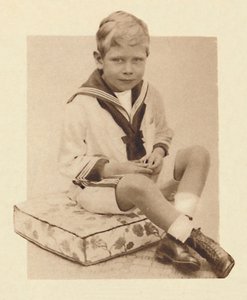 Een aanwijzing van een toekomstige carrière: Prins Albert in matrozenpak, c1900, 1937