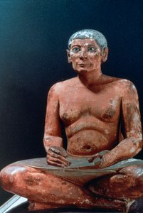Oude Egyptische figuur van een zittende schrijver, 25e-24e eeuw v.Chr. door Unbekannt