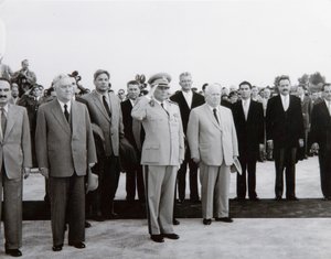 Aankomst van de Sovjetdelegatie in Belgrado, Joegoslavië, 26 mei 1955