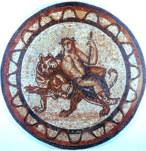 Bacchus, oude Romeinse god van de wijn, rijdend op een tijger, Romeins mozaïek, 1e of 2e eeuw