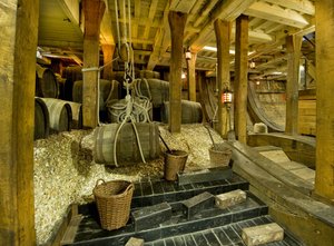 Ballast in het ruim van HMS Victory, 2013