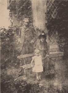 Berthe Morisot, haar man Eugène Manet en hun dochter, Julie, ca. 1881