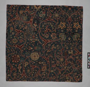 Fragment van een Tapijt met Bloemmotieven, Iran, 17e eeuw door Unbekannt