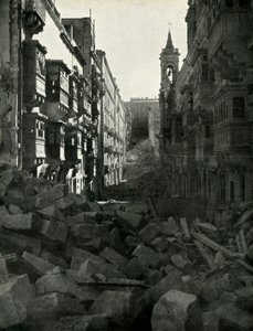 Bombeschadiging op een Maltese straat, Tweede Wereldoorlog, 1942 door Unbekannt