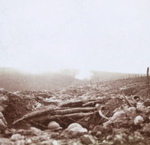Bombardement, Le Mort Homme, Dead Mans Hill, Noord-Frankrijk, c1914-c1918 door Unbekannt