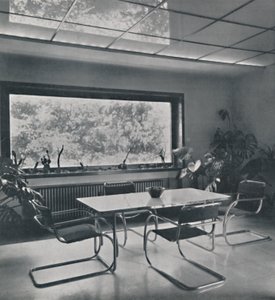 Ontbijtkamer in een huis in Boekarest door Rudolf Frankel