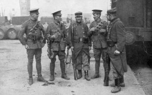 Britse en Franse troepen verbroederen, Frankrijk, augustus 1914