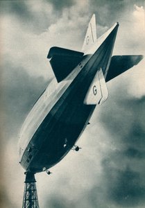 Britse starre luchtschip R101 aan haar aanlegmast in Cardington, Bedfordshire, ca. 1929 ca. 1937 door Unbekannt