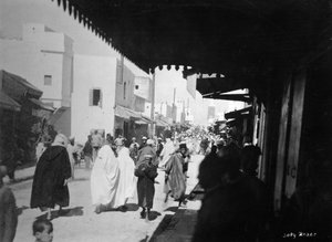 Drukke straat, Rabat, Marokko, ca. 1920s-1930s