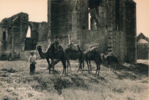 Karmelieten- en Armeense kerken bij Martinengo Bastion, Famagusta, Noord-Cyprus, 1936 door Unbekannt