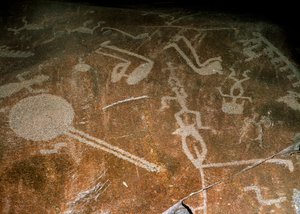 Gehouwen Petroglyfen Mensen, herten, elanden, vogels, laarzen en cirkels, 4e-3e millennium v.Chr. door Unbekannt