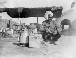 Char-wallah, Howshera, 1917 door Unbekannt