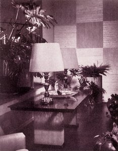 Hoek van een grote woonkamer, ontworpen door Paul T. Frankl, 1949