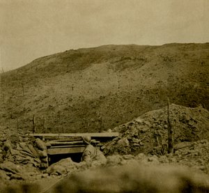 Top van de heuvel bij Les Éparges, Noord-Frankrijk, ca. 1914-1918