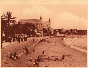 Croisette Promenade - Strand en Casino, Cannes, 1930 door Unbekannt