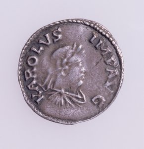 Denier van Karel de Grote (742-814) voorzijde met portret van Karel de Grote, Quentovic Munt 768-814