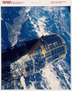 Inzet van de Hubble Ruimtetelescoop, 1990