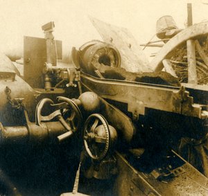 Vernietigd kanon, ca. 1914-1918 door Unbekannt