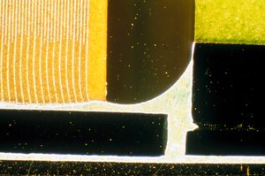 Elektronica, LM Elektronische condensator component doorsnede