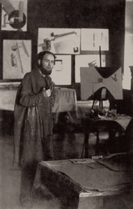 El Lissitzky in zijn studio in Vitebsk, 1919 door Unbekannt