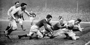 Engeland scoort een try tegen Schotland, Twickenham, Londen, 1926-1927