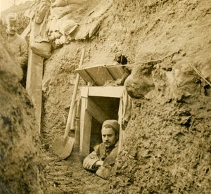 Ingang van een schuilplaats, ca. 1914-1918