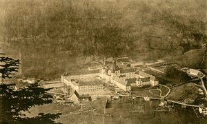 Abdij van Ettal vanaf de noordhelling, Beieren, Duitsland