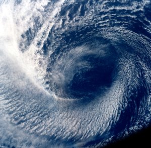 Oog van tropische storm Blanca gefotografeerd tussen 17 en 24 juni 1985