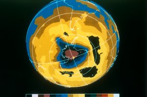 Valse kleuren afbeelding van het Antarctische ozongat, 30 november 1992 door Unbekannt