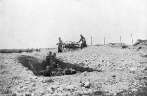 Franse soldaten in een schuttersput, Tweede Slag om Champagne, Frankrijk, 25 september-6 november 1915