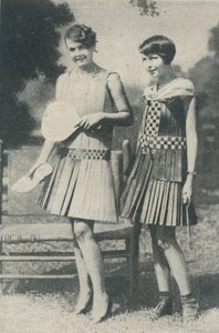 Jurken van Houten Stroken, ca. 1935 door Unbekannt