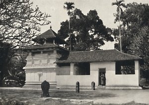 Gedige Vihara, Kandy voorbeeld van een boeddhistische tempel in de stijl van een Hindoeheiligdom, Dewale door Unbekannt