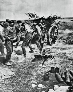 Duitse artillerie in actie aan het Oostfront, 1941 door Unbekannt