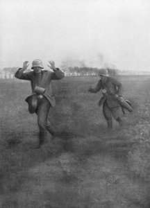 Duitse soldaten geven zich over nabij Vierzy, ten zuiden van Soissons, 18 juli 1918