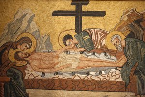 Grieks-orthodoxe icoon die de begrafenis van Christus afbeeldt in de St. George