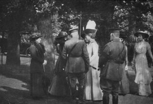 H.M. Koningin Mary na de Investituur van 25 augustus 1915, 1939 door Unbekannt