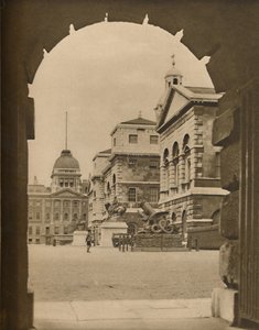 Horse Guards Parade Ingelijst in de Boog van Treasury Passage door Unbekannt
