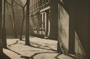 In Wardrobe Court, gebouwd op de plaats van een koninklijk museum, ca. 1935 door Unbekannt