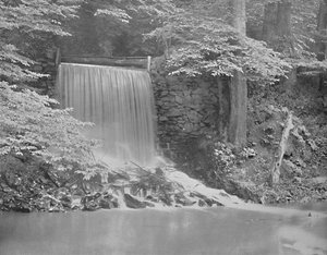 Independence Falls, aan Darby Creek, nabij Philadelphia, c1897 door Unbekannt