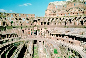 Binnen in het Colosseum, Rome, Italië