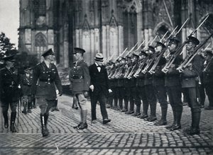 Inspectie van troepen aan de voet van de Dom van Keulen door Unbekannt