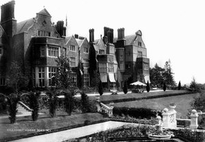 Killarney House, ca. 1882 door Unbekannt