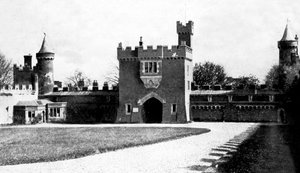 Binnenplaats van Killyleagh Castle, Killyleagh, County Down, Noord-Ierland, begin 20e eeuw door Unbekannt