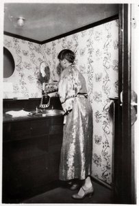 Dames toilet, Zeppelin LZ 127 Graf Zeppelin, 1933 door Unbekannt