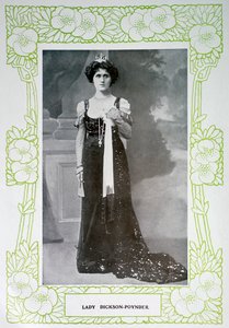 Lady Dickson-Poynder, 1901 door Unbekannt