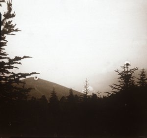Landschap, rook in de verte, Elzas, ca. 1914-ca. 1918 door Unbekannt