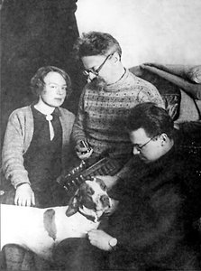 Leon Trotski en zijn familie, Alma Ata, USSR, 1928