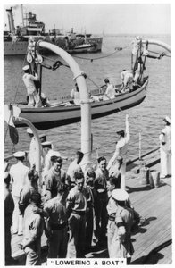 Een boot laten zakken, HMS Devonshire