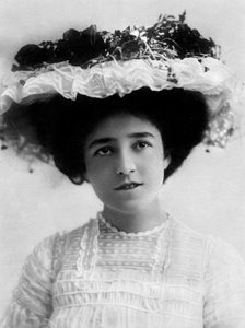 Madge Crichton, Engelse actrice, 1903