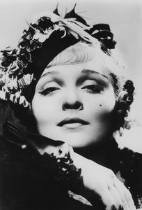Marlene Dietrich, Duits-Amerikaanse actrice, zangeres en entertainer